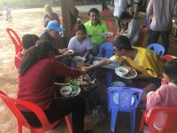 DC-MK Eating 190820-01